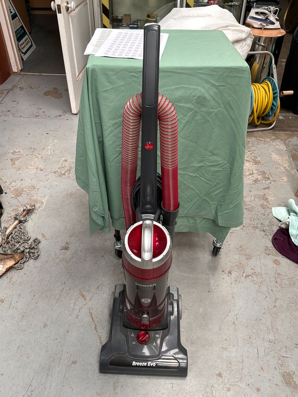 Lot 363: A Hoover Breeze Evo Upright Bagless Vacuum Cleaner