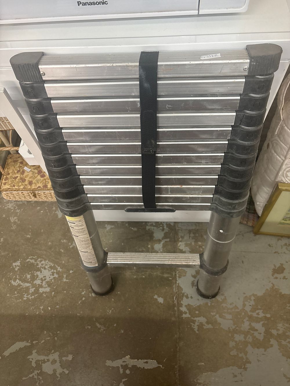 Lot 378: A Modern Aluminium Telescopic Extension Ladder