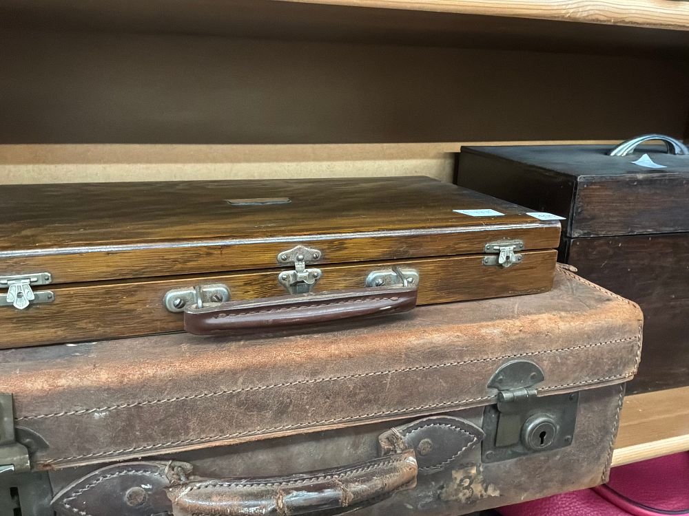 Lot 406: A Collection of Storage Pieces and Personal Ephemera including a Union Case and Masonic Regalia