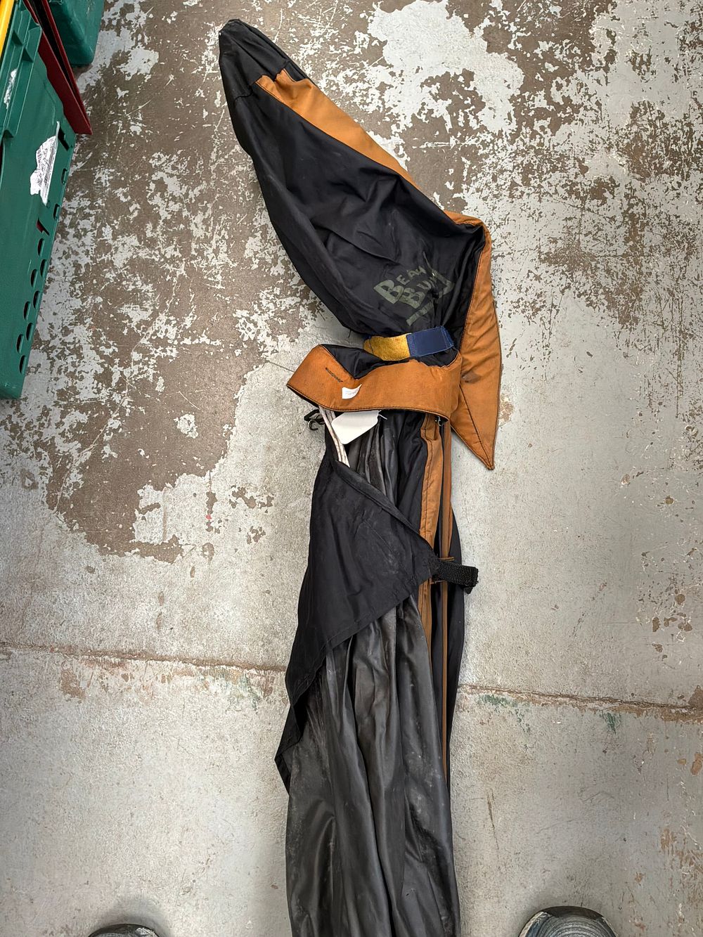 Lot 416: A Beach Buddy Synthetic Fabric Folding Shelter