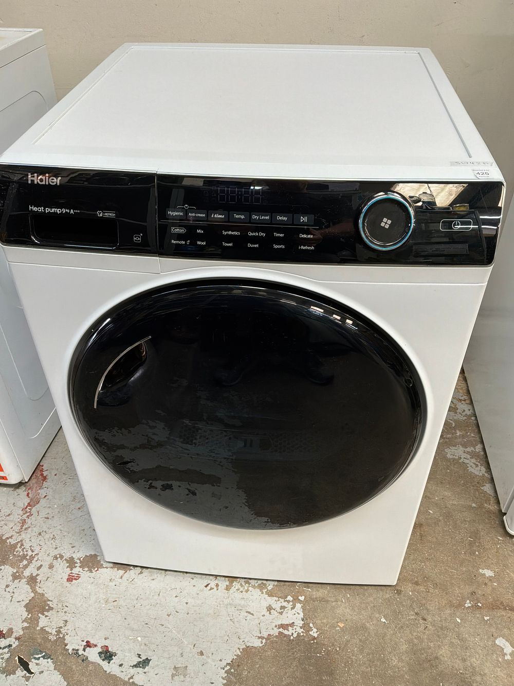 Lot 425: A Haier Heat Pump Tumble Dryer