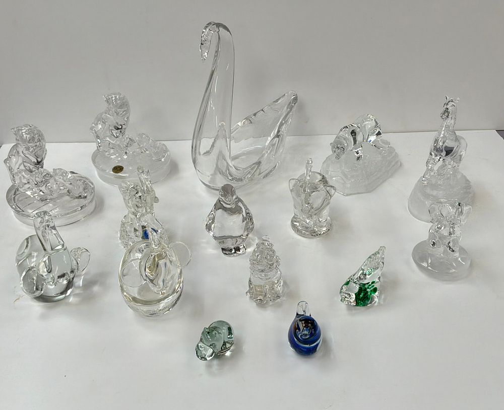 Lot 12: A Collection of Crystal and Glass Animal Figurines Including Villeroy and Boch Examples