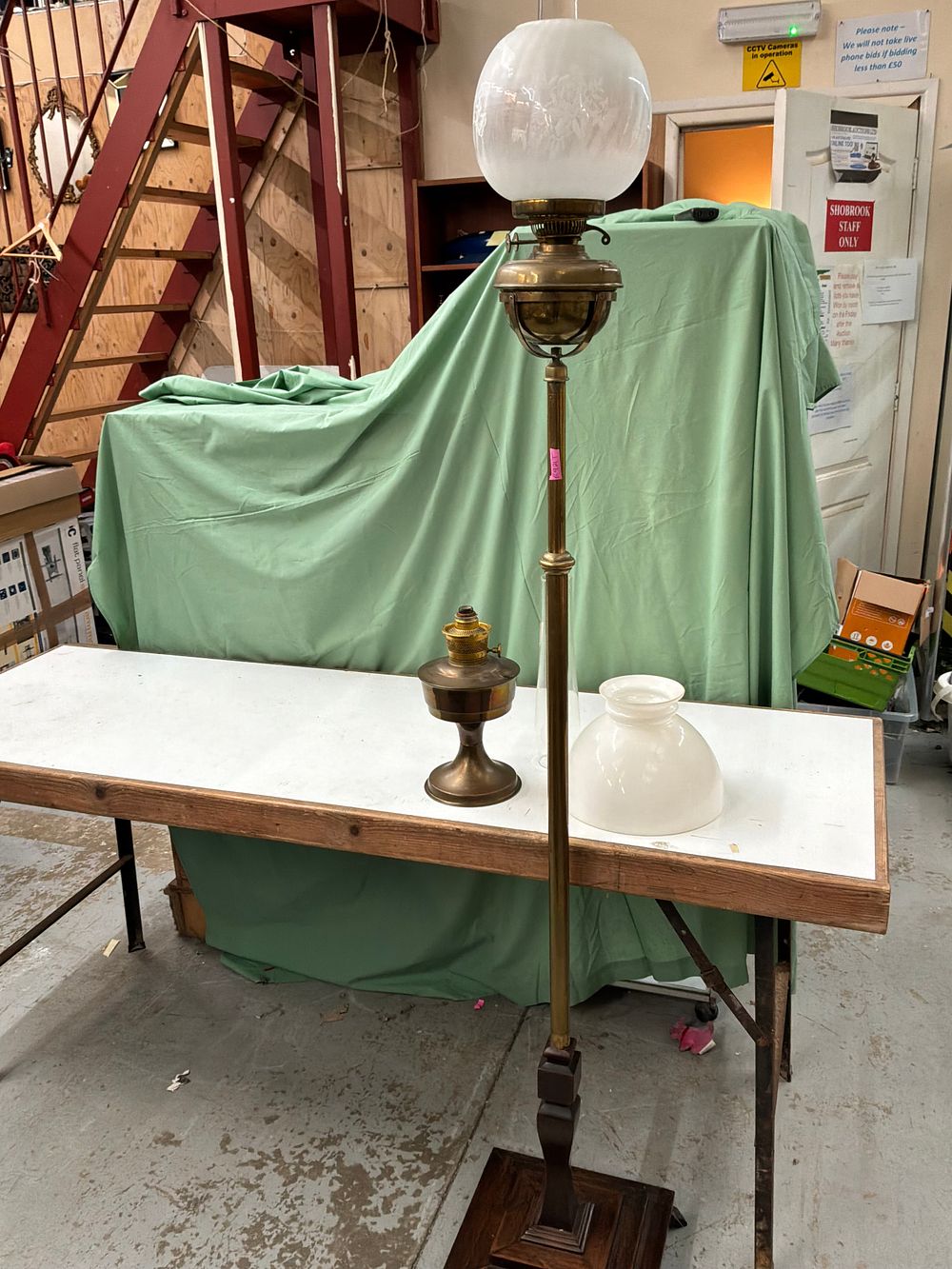 Lot 20: A Two Piece Lot of Brass Oil Lamps Comprising a Telescopic Floor Lamp and a Table Lamp