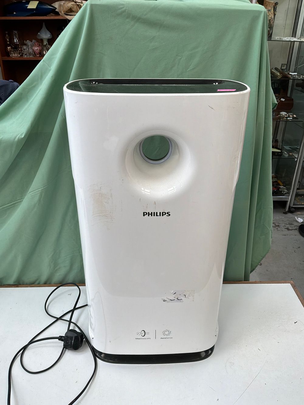 Lot 73: A Philips AC3259 Air Purifier