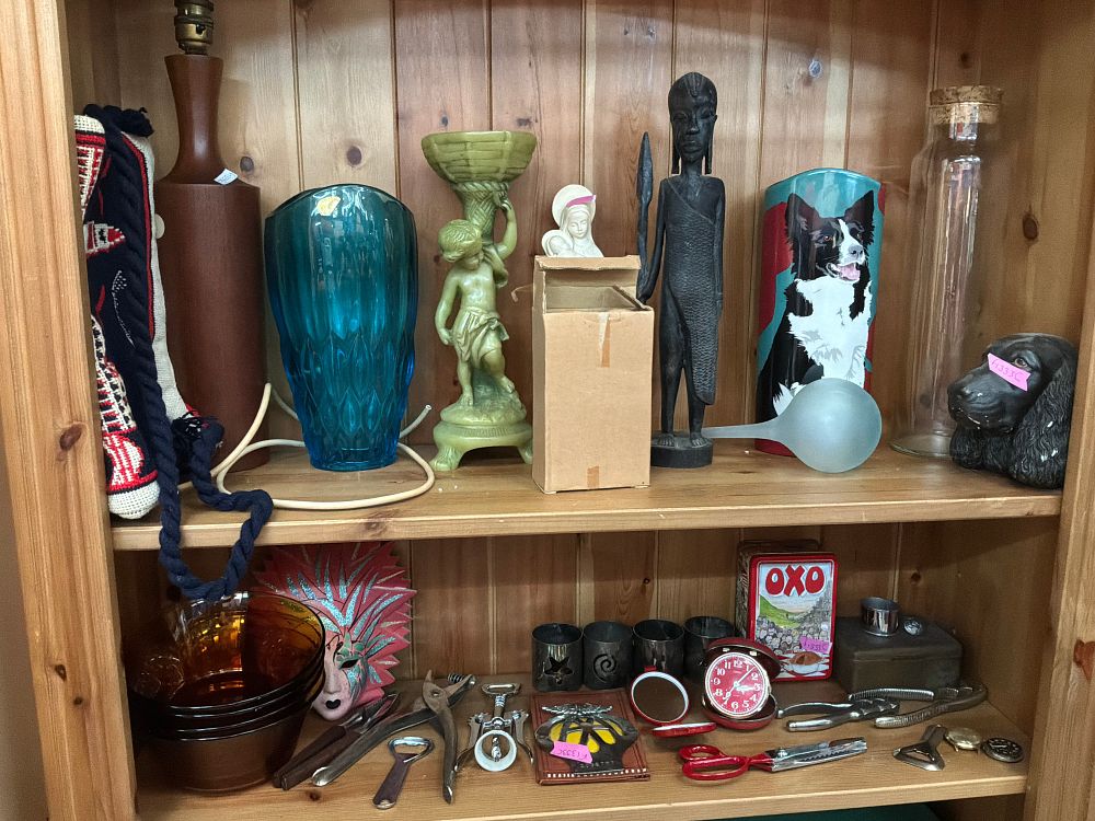 Lot 132: A Collection of Decorative Objects and Kitchenalia Including Beswick and AA Examples