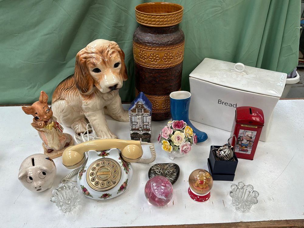 Lot 194: A Collection of Decorative Ceramics and Glassware Including Royal Albert and Bay Keramik Examples