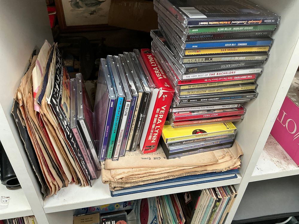 Lot 239: A Collection of Compact Discs and Vinyl Singles Including Vera Lynn and Michael Jackson Examples