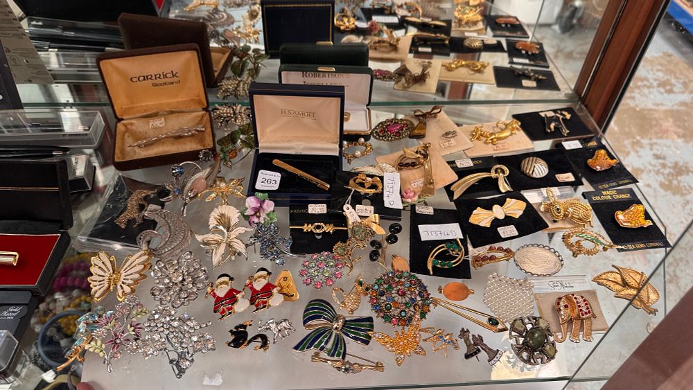 Lot 263: A Collection of Vintage Costume Jewellery Brooches and Accessories Including Carrick Scotland Examples