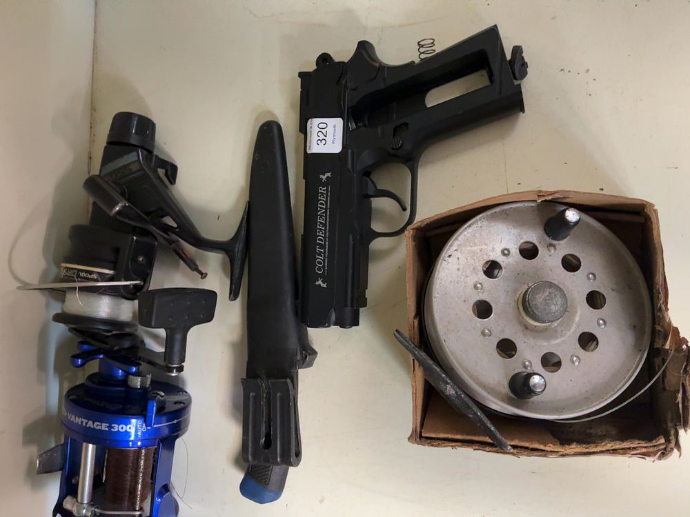 Lot 320: An Assortment of Fishing Reels, a Utility Knife and an Air Pistol including Vantage 300