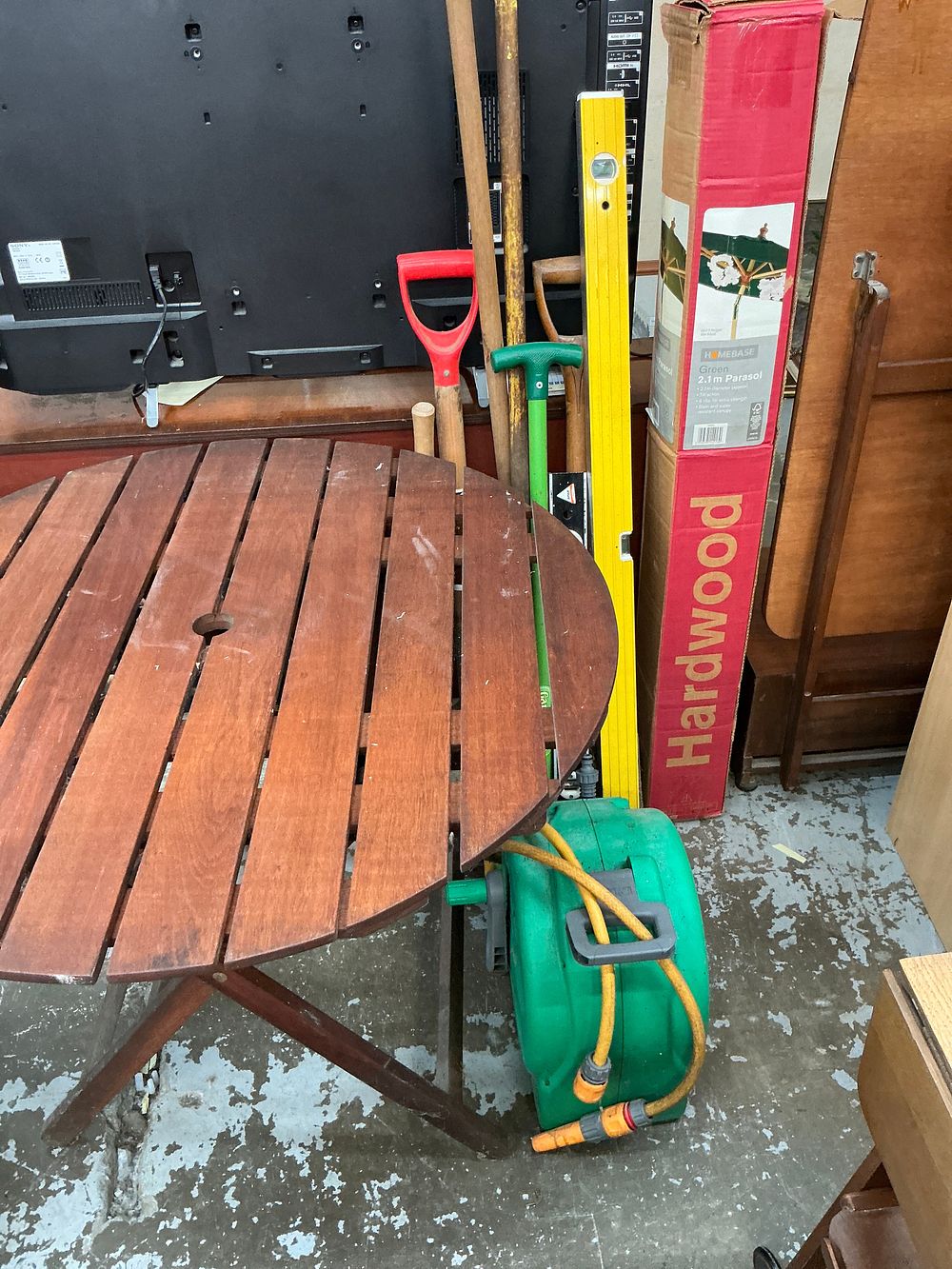 Lot 329: A Collection of Home and Garden Equipment including a Hozelock Hose Reel and Homebase Parasol