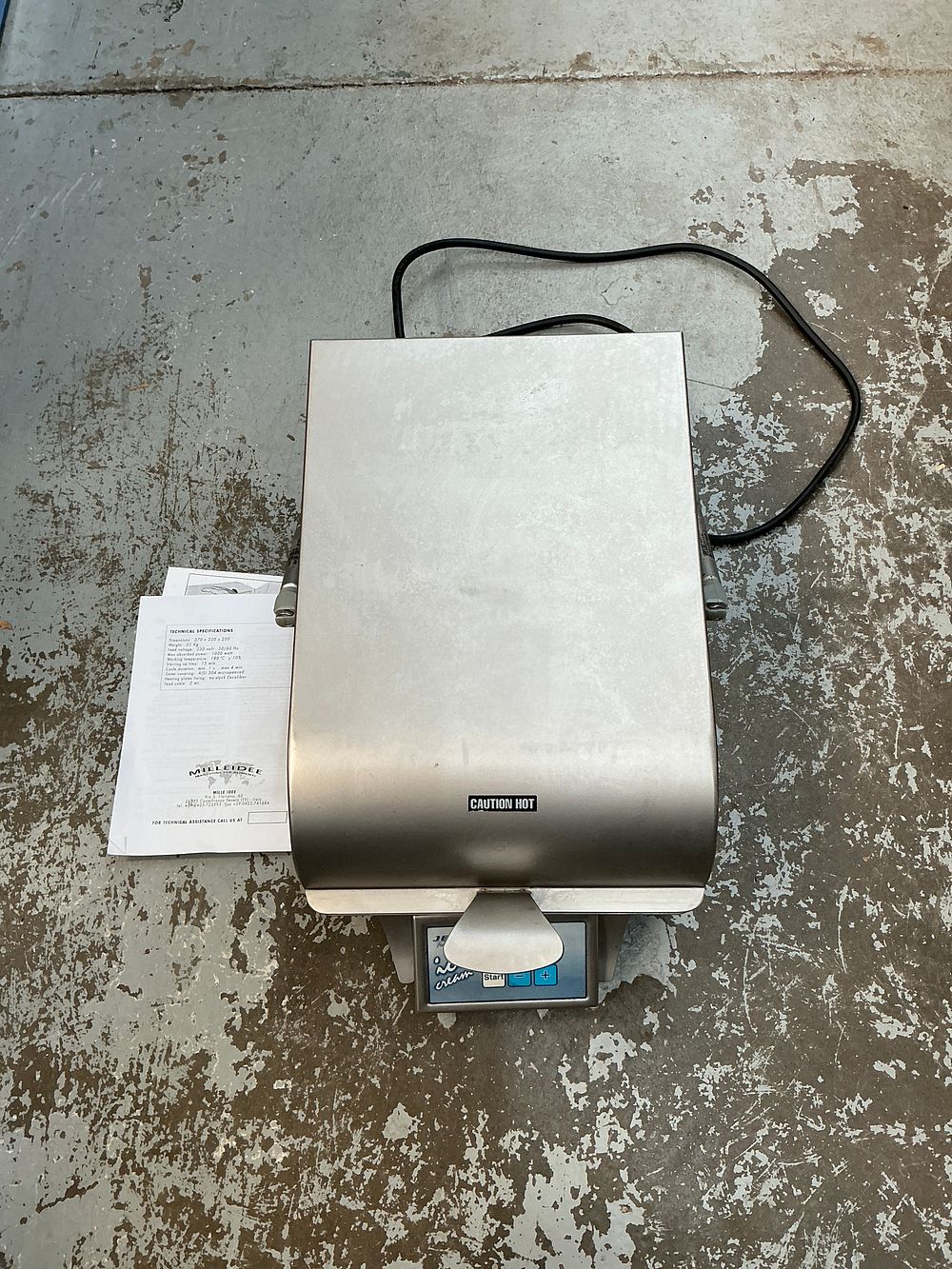 Lot 335: A Jet Ice Cream Commercial Dual Brioche Burger Toaster