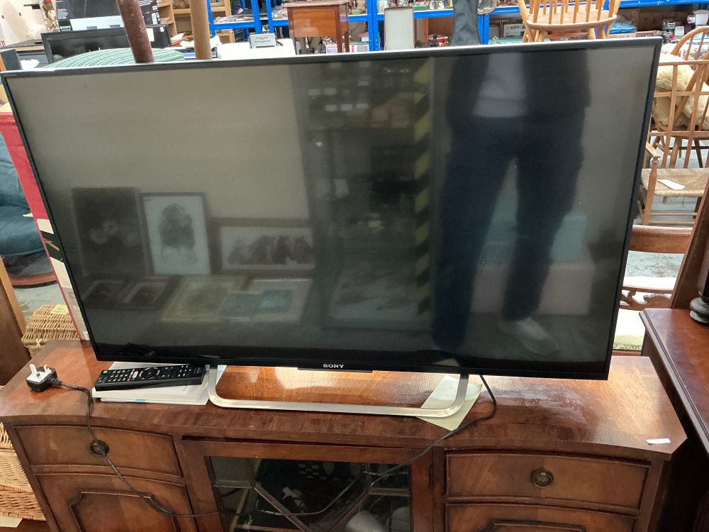 Lot 346: A Sony KD-43X8309C 43 Inch 4K Ultra HD Smart Television with Remote Control