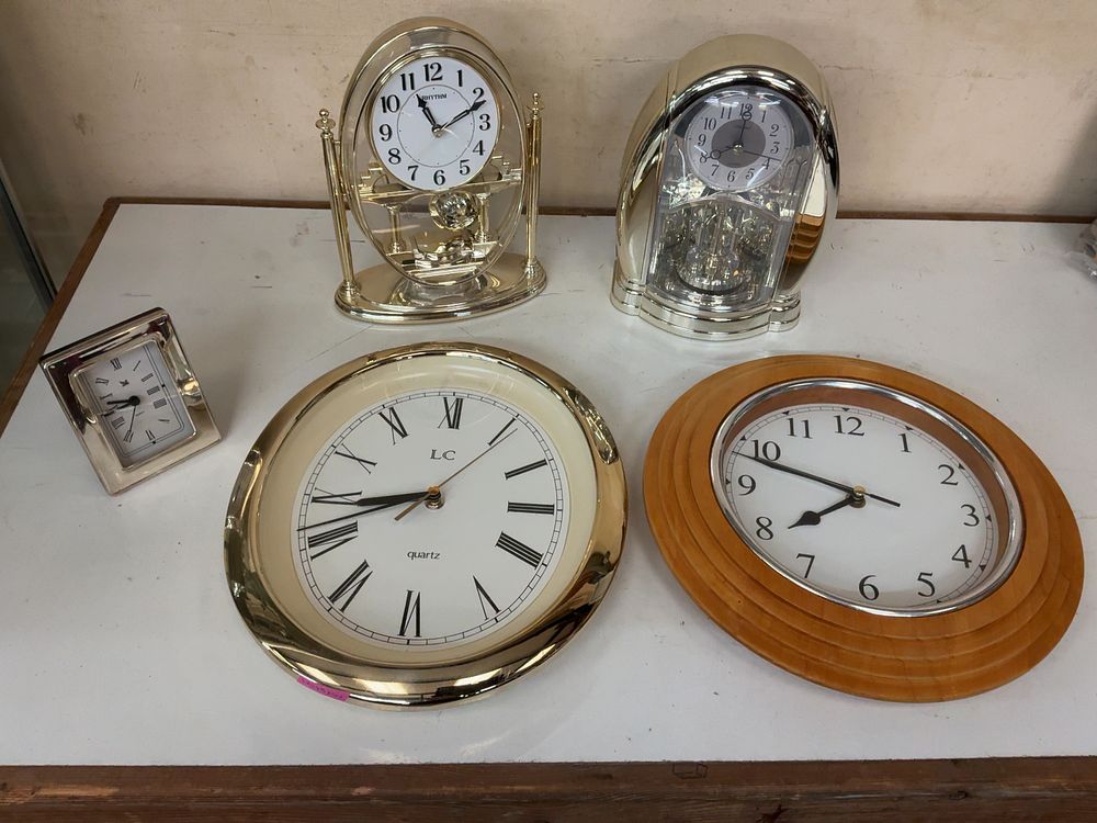 Lot 389: An Assortment of Five Contemporary Mantel and Wall Clocks Including Rhythm and Whittall Examples