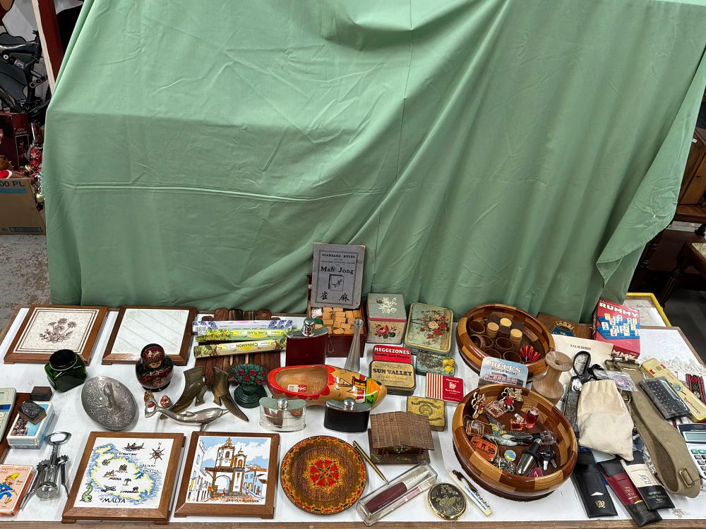 Lot 403: A Collection of Vintage Collectibles and Souvenirs Including Mah Jong Set and Advertising Tins