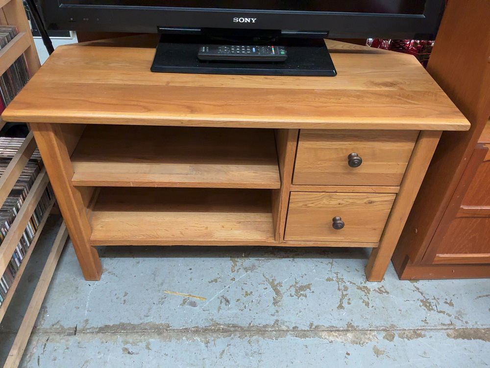 Lot 406: A Contemporary Light Oak Corner Television Cabinet