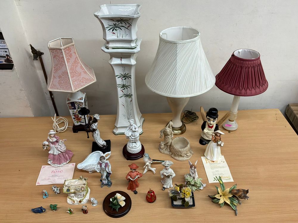 Lot 412: A Collection of Ceramic and Porcelain Decorative Objects including Wedgwood and Danbury Mint Examples