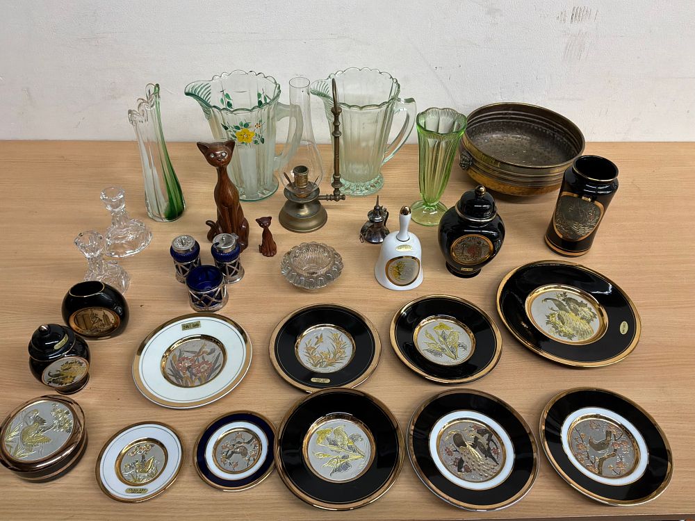 Lot 414: A Collection of Glass, Ceramic and Metalware Ornaments Including Chokin and Avon Examples