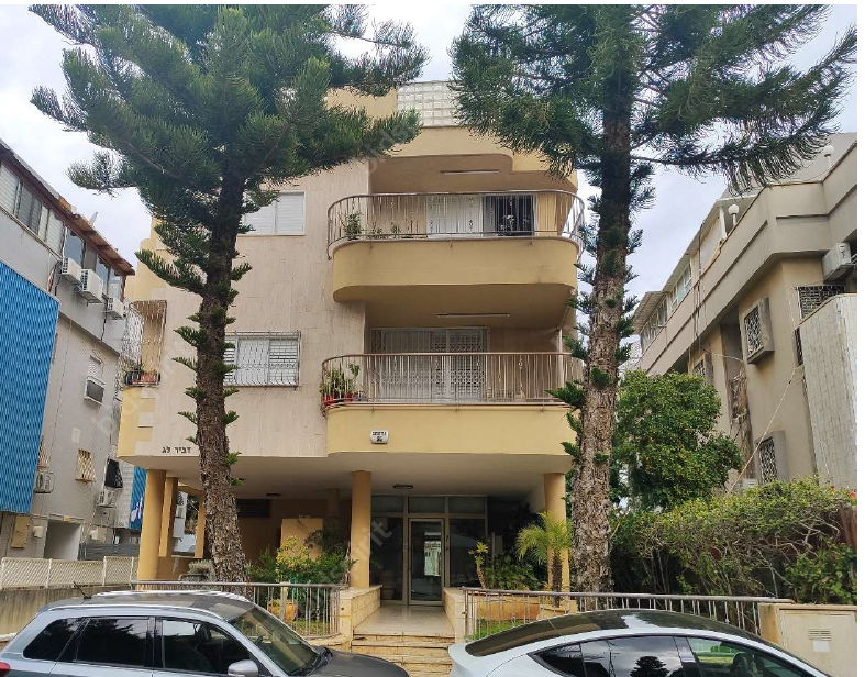 , דירת גן, חולון, רחוב ארלוזורוב 36, גוש 7172, חלקה 139 תת חלקה 1. דירת מגורים המצויה
בקומת קרקע בבניין מגורים
לה צמודים חצר, חניה ומחסן.