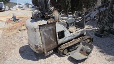 בובקט מחפר זחלי זעיר E32 מודל 2008. . תיבת הילוכים: אוטומטי
מנוע: דיזל, כוח סוס: 15HP, מפתח: 