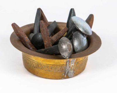 14 מסמרות עבודת יד בגדלים וגוונים שונים
