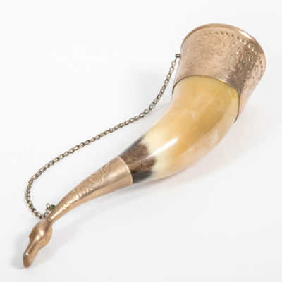 קורנוקופיה, קרן שפע ויקינגית עתיקה, מצופה כסף. אורך 24 ס"מ