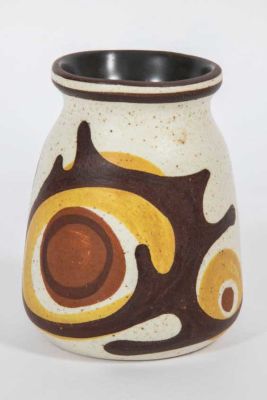 לפיד - אגרטל מדגם ורד. אגרטל לפיד, דגם ורד 
מצוייר ביד, 
חתום בבסיס Lapid Israel Vered 
גובה 11 ס"מ 