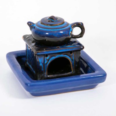 מבער שמנים מקרמיקה . מידות הבסיס 4/16/16 ס"מ 
גובה כולל 11 ס"מ