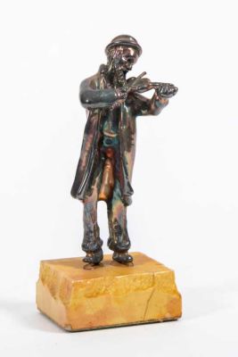 Ben Zion - כלייזמר מנגן בכינור. פסלון כסף 925 חתום 
תוצרת Ben Zion ישראל
גובה 10 ס"מ