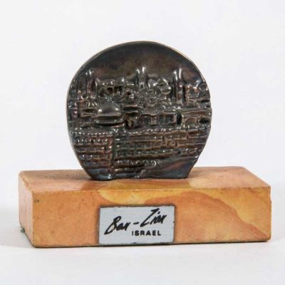 Ben Zion - ירושלים. פסלון כסף 925 חתום 
תוצרת Ben Zion ישראל
גובה 6 ס"מ, אורך 7 ס"מ