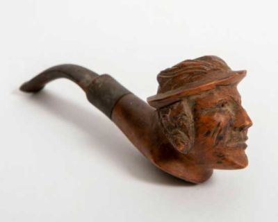 מקטרת עץ מגולפת. מקטרת עץ 
מגולפת כפני אדם, בעבודת יד 
אורך 14.5 ס"מ