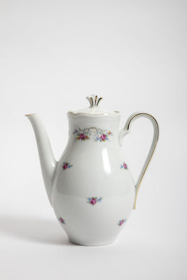 Winterling בוואריה - קומקום פורצלן עם מכסה, . מעוטר בפרחים עדינים, 
חתום, תוצרת Winterling בוואריה 