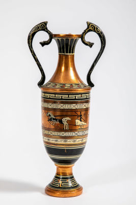 אגרטל מתכת יווני בעבודת יד. 9/14 ס"מ, גובה 29 ס"מ