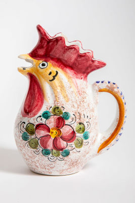 Ricco - קנקן איטלקי מצוייר ביד, בצורת תרנגול. קנקן תוצרת Deruta איטליה. 
9/13 ס"מ, גובה 17 ס"מ 