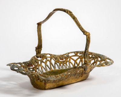 סלסלת נחושת איטלקית חתומה. סלסלה עם ידית נשיאה, 
עשויה נחושת, 
חתומה Made Italy 
מידות 18/26 ס"מ 