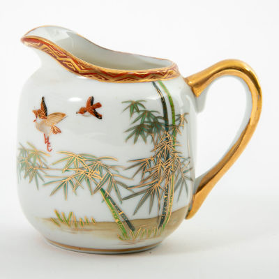 חלבון יפני ישן ויפה, . חתום בבסיס ביפנית, 
גובה 8 ס"מ