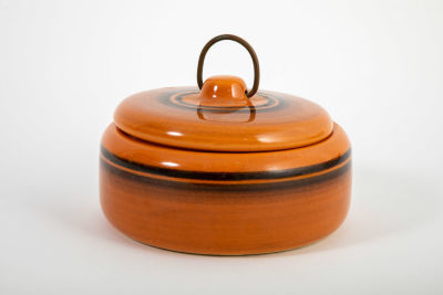 קופסת קרמיקה עם מכסה. 10/16 ס"מ