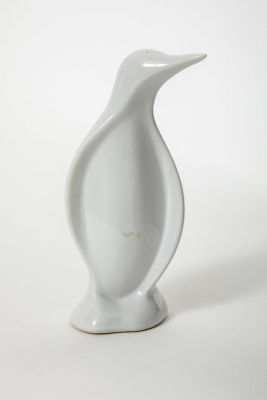 נעמן - פינגוין לבן. פינגווין פורצלן מהסדרה הלבנה של נעמן, 
גובה: 11 ס"מ, רוחב: 5 ס"מ