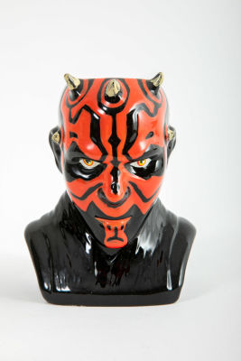 ספל אספנות בדמותו של Darth Maul. דמותו של דארת' מול 
מהסרט מלחמת הכוכבים - אימת הפנטום, מ 1999 