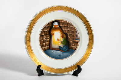 Royal Copenhagen - צלחת אספנות - מוכרת הגפרורים הקטנה. צלחת משנת 1975, 
חלק מסדרת צלחות סיפורי הנס 