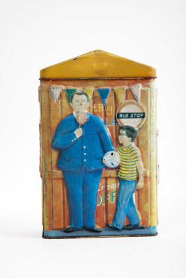 The Silver Crane אנגליה - קופסת פח בצורת חנות ממתקים. 6/14 ס"מ, גובה 21 ס"מ