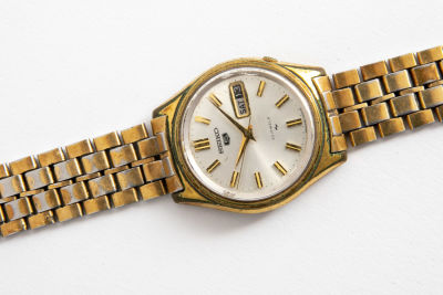 שעון Seiko. שעון עם רצועת מתכת, 
קוטר הפנים 4 ס"מ