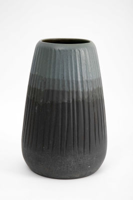 בית היוצר - צבי - אגרטל קרמיקה גדול מידות, בגווני ים הדרגתיים, . חתום, תוצרת בית היוצר - צבי 