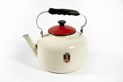 קומקום אמייל בלגי במצב מצוין. 30/25/30 ס"מ