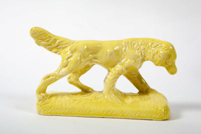 פסלון כלב צהוב. פסלון כלב מסוג סטר אירי, 
מלא יופי ותנועה. 
מידות - 20/11 ס"מ