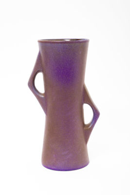 אגרטל קרנת מהסדרה הסגולה. 17/13/21 ס"מ