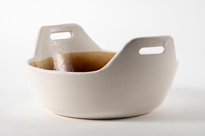 בית היוצר - קערה עם שתי ידיות. 26x30x14 ס"מ