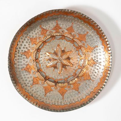 מגש נחושת בשני צבעים. קוטר 24 ס"מ