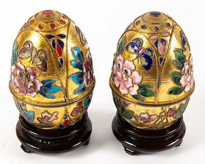 שתי קופסאות ביצים קלוזונה. גובה הביצה 9 ס"מ