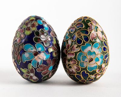 שתי ביצי קלוזונה. גובה 6 ס"מ