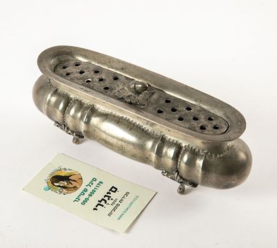 כלי פיוטר לפוטפורי. אורך 19 ס"מ